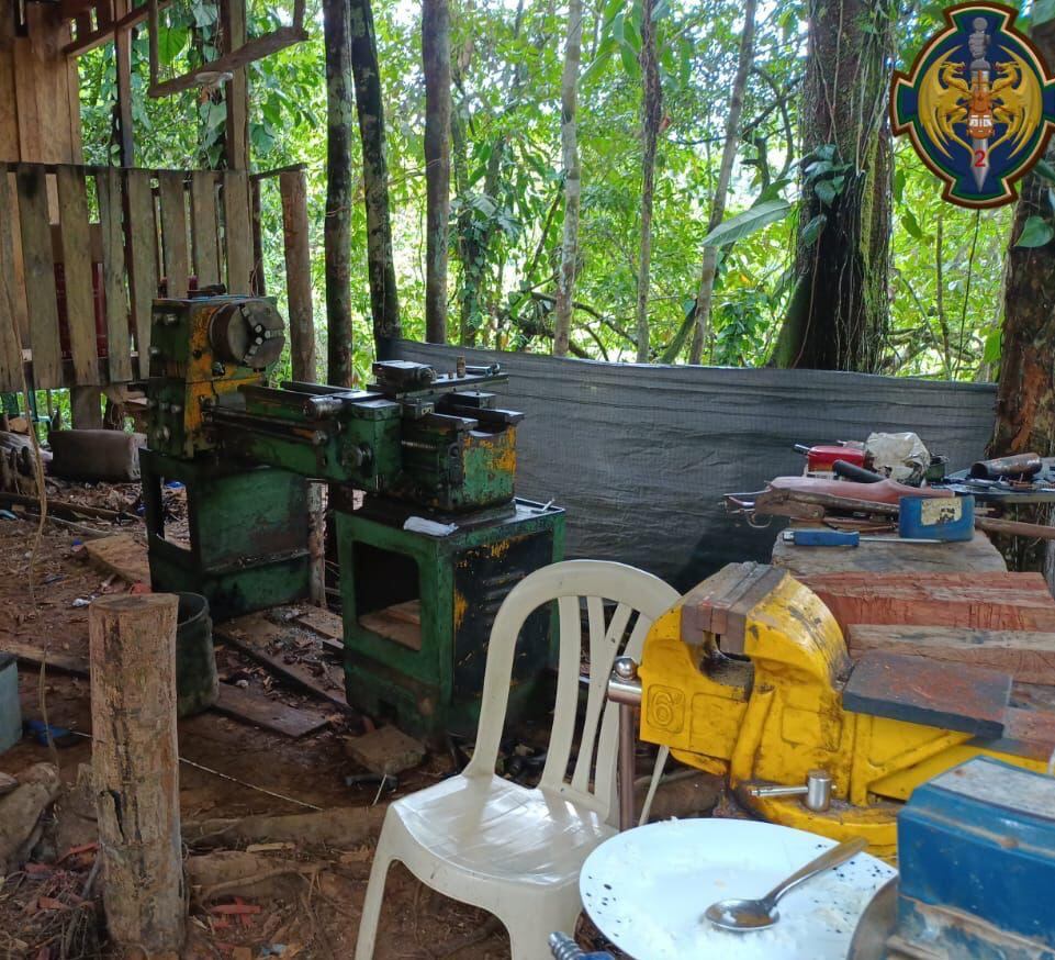 Primicia: este es el taller de armamento de las Farc, que buscan la ‘paz total’ encontrado en Nariño.