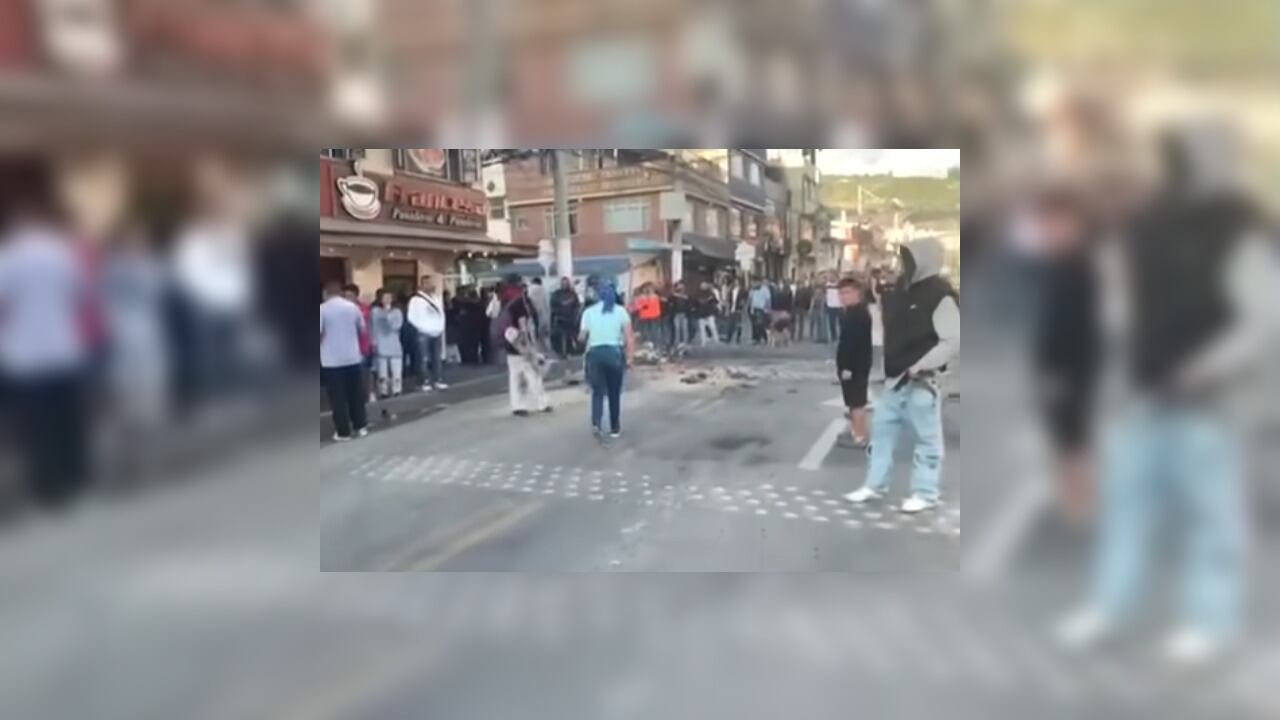 Yaneth Franco increpando a vándalos, en el norte de Bogotá