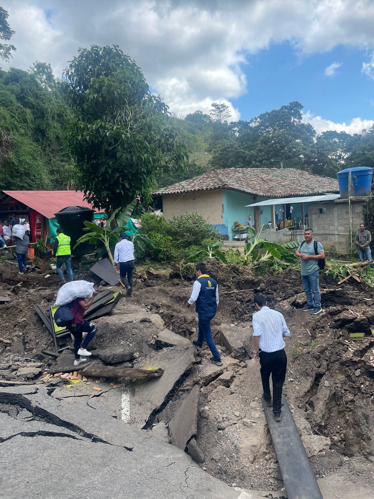 Autoridades evalúan las afectaciones.