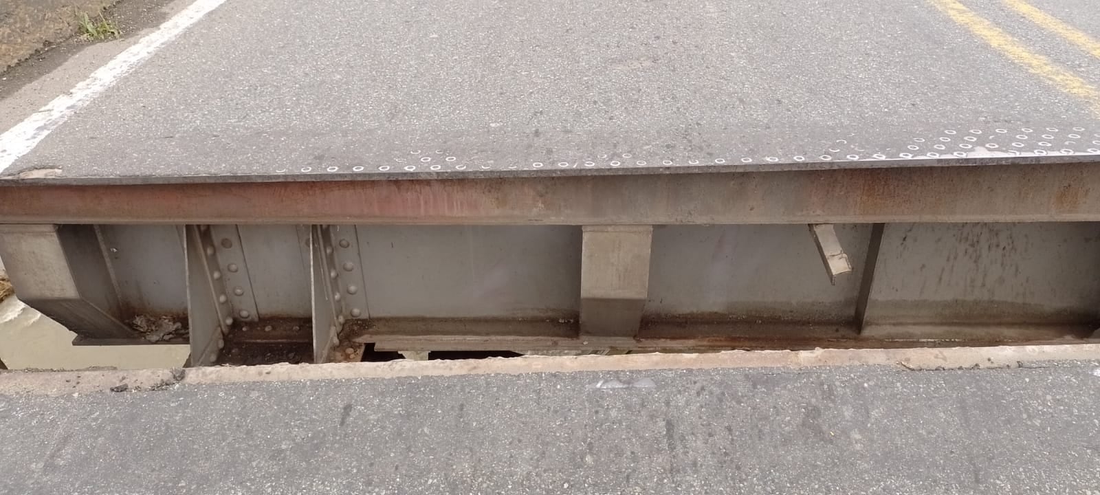 Un día después del colapso, así se ve el puente sobre el río La Vieja: los daños son impresionantes.