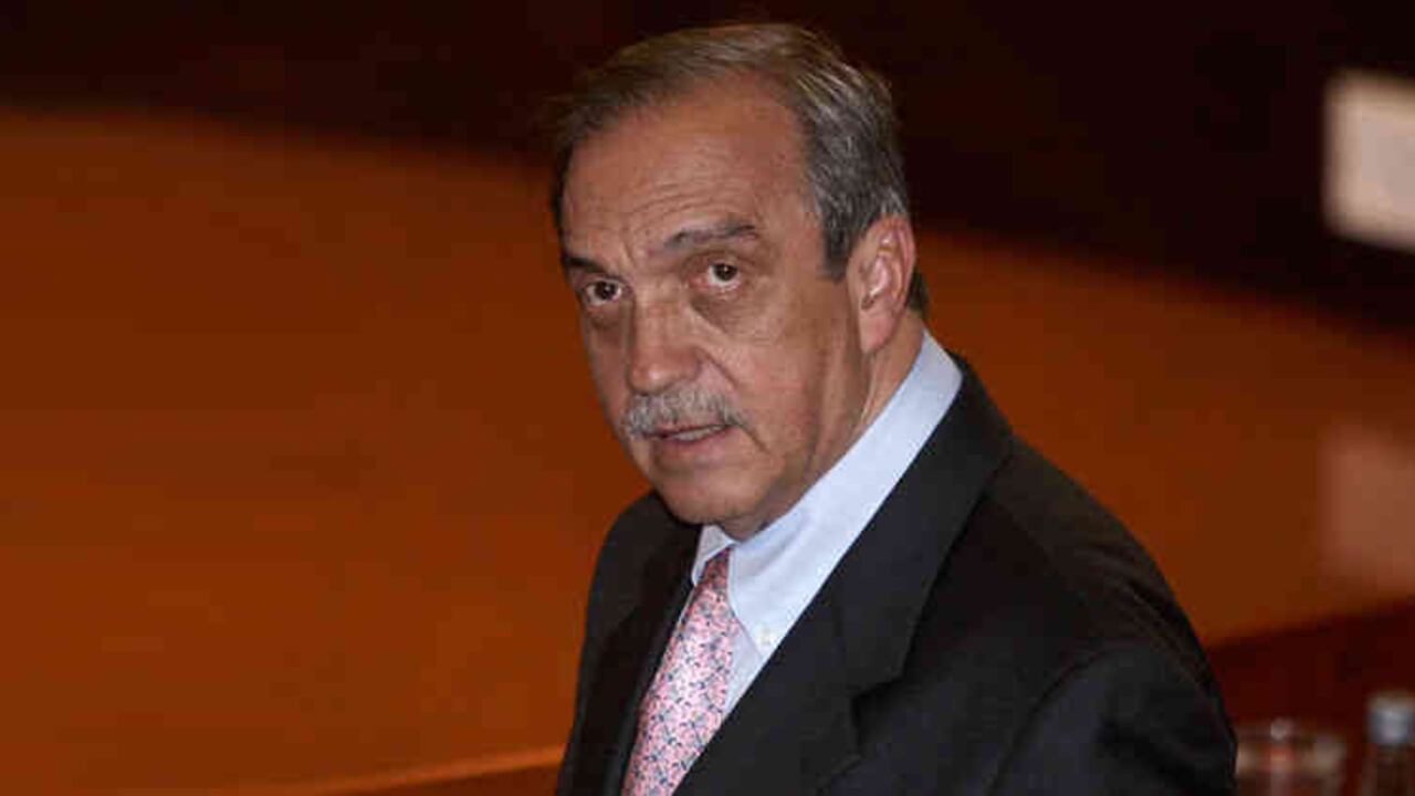 El exgobernador de Antioquia, Luis Alfredo Ramos Botero, ajusta más de 48 horas en poder de las autoridades luego de que se entregara para cumplir la condena de siete años y once meses de prisión por parapolítica.