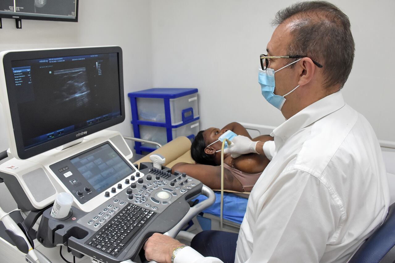 En el día mundial de la lucha contra el cáncer de mama, La IPS Calima-Clínica de Mama, Realizó una jornada de capacitación y control a la comunidad, para la detención temprana de este cáncer.