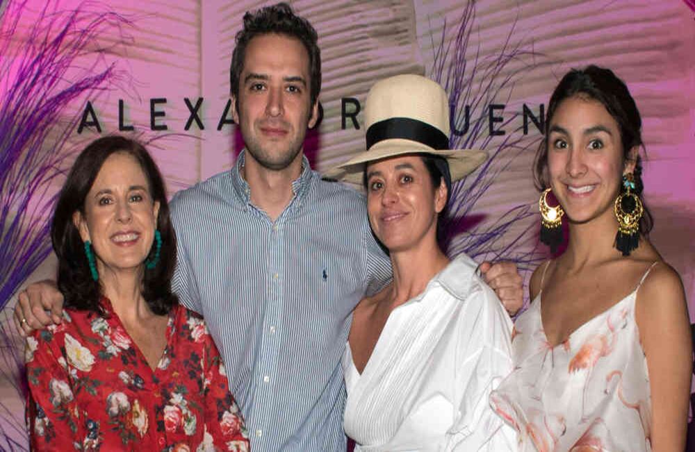 Lila Ochoa, Camilo Jaramillo, Ana María Londoño y Camila Ojeda. 