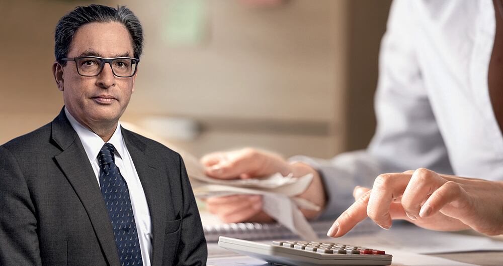 El ministro de Hacienda, Alberto Carrasquilla, tendrá que jugarse a fondo para lograr que la reforma genere más ingresos y no castigue más a los que sí cumplen y tributan. Viene un juego de equilibrismo que luce complejo.