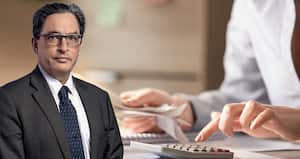 El ministro de Hacienda, Alberto Carrasquilla, tendrá que jugarse a fondo para lograr que la reforma genere más ingresos y no castigue más a los que sí cumplen y tributan. Viene un juego de equilibrismo que luce complejo.