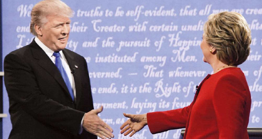    En sus debates con Hillary Clinton, Donald Trump no tuvo inconveniente en tratarla mal e, incluso, en acercársele para proyectar sobre ella su volumen corporal. 