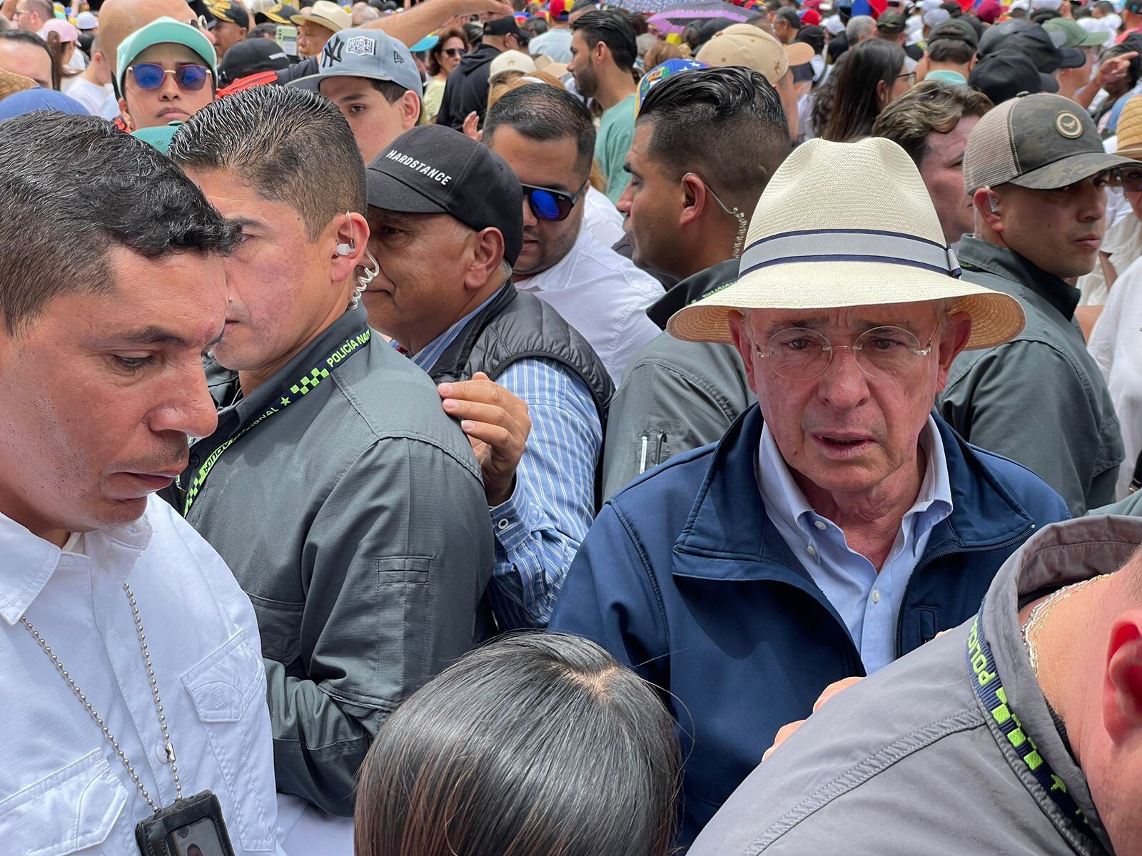 Álvaro Uribe Vélez se encuentra en la movilización en Medellín.