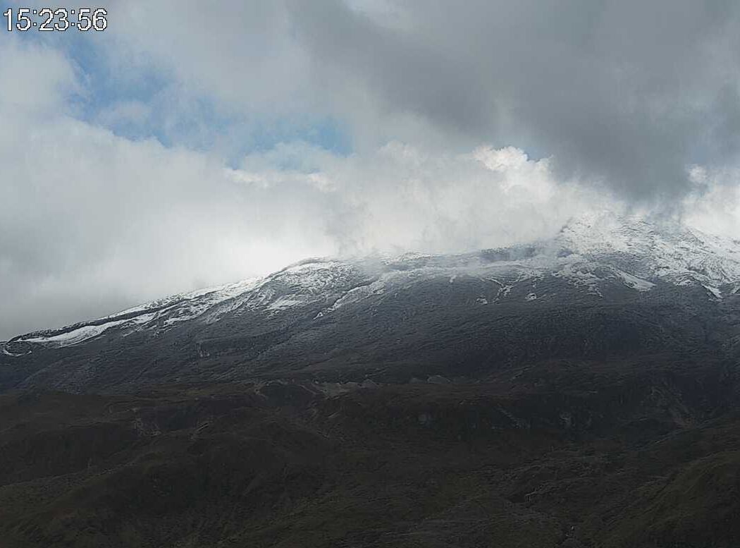 Así se ve el Volcán del Nevado del Ruiz este lunes.