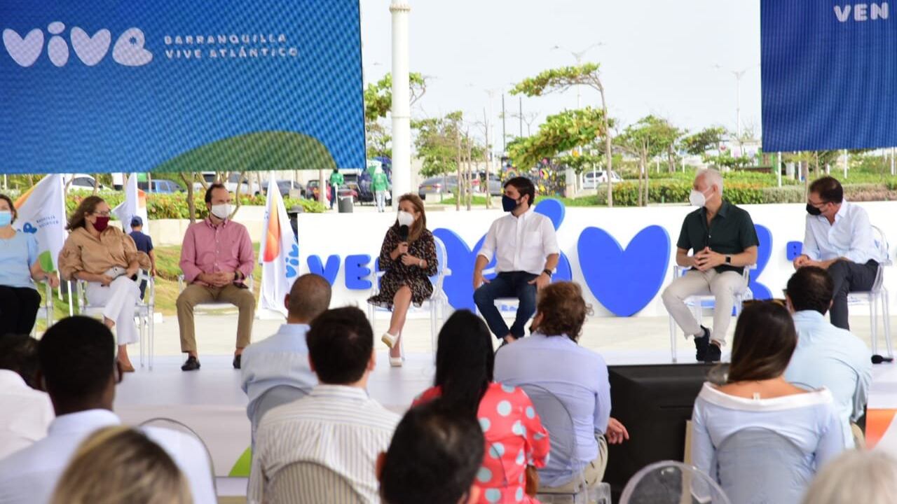 Momento del lanzamiento de la campaña por parte de las autoridades locales.