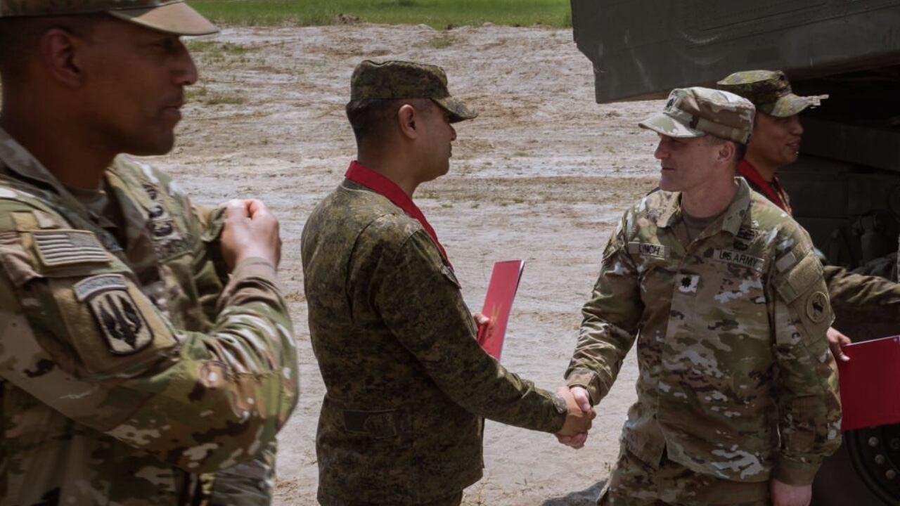 Filipinas y Estados Unidos tienen colaboración militar, en caso que China tome acciones hostiles.