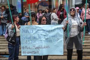 Plantón profesores sistema de salud FOMAG Fiduprevisora
29 de mayo de 2024
Foto: Natalia Betancourt / SEMANA