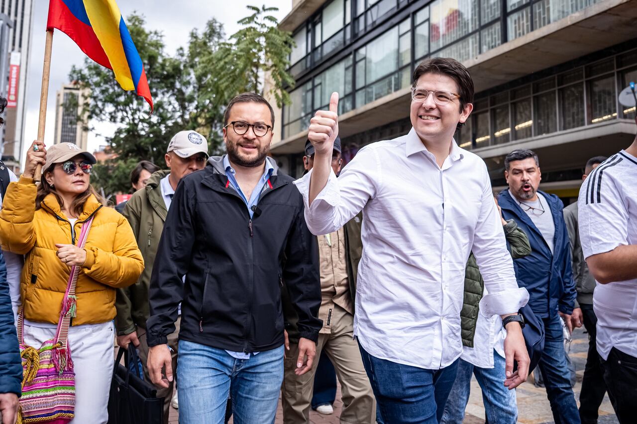 El concejal de Bogotá Andrés Barrios se encontraba junto a Miguel Uribe al momento del atentado.