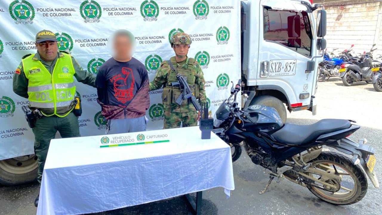 Autoridades capturaron a hombre que se robó millonario cargamento de café.