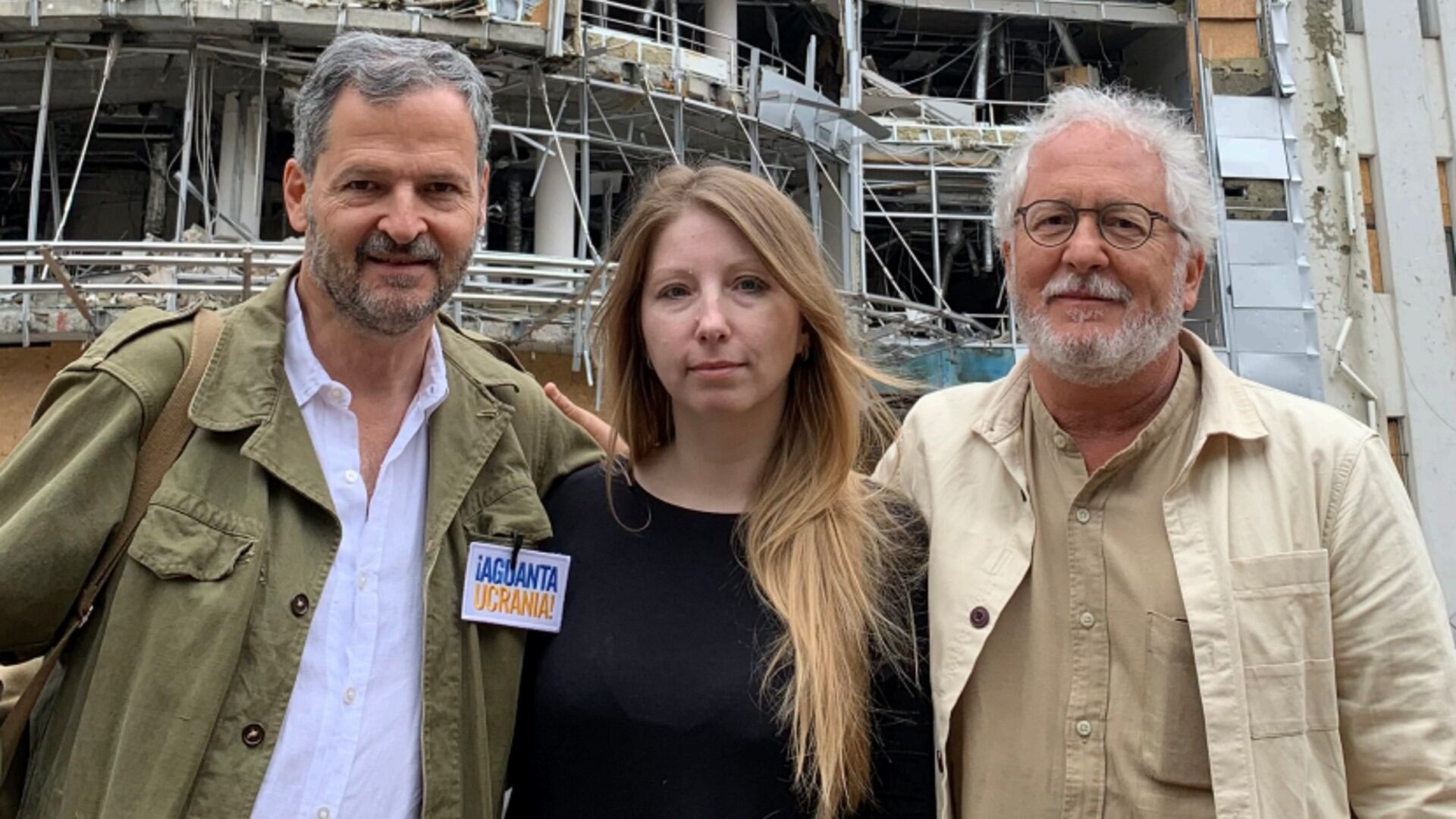 El excomisionado y el escritor también resultaron heridos por el violento bombardeo con misiles en Ucrania donde murió la escritora.