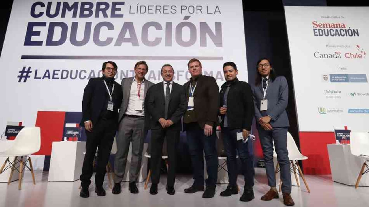 Luciano Braverman , gerente general Microsoft Colombia moderó un panel en la Cumbre Líderes por la Educación.