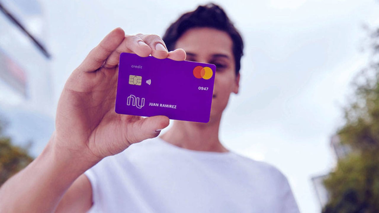 David Vélez es el fundador de Nubank. El exitoso banco digital creado en Brasil por un colombiano finalmente aterriza a Colombia.