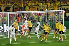 LONDON, ENGLAND - JUNE 01: Daniel Carvajal of Real Madrid scores his team's first goal during the UEFA Champions League 2023/24 Final match between Borussia Dortmund and Real Madrid CF at Wembley Stadium on June 01, 2024 in London, England. (Photo by Dan Mullan/Getty Images)