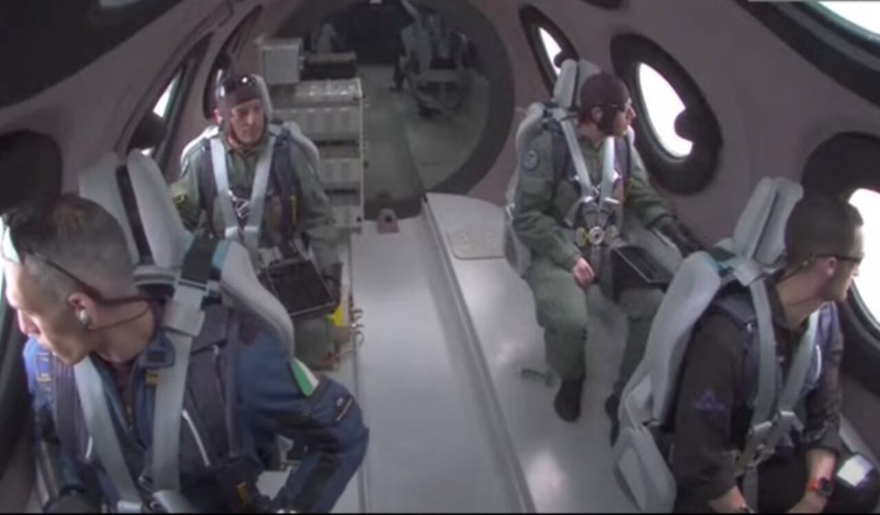 Ellos fueron los primero tripulantes comerciales que fueron al espacio con Virgin Galactic