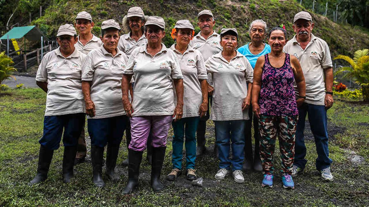 Trabajadores del huerto San Isidro en Muzo.