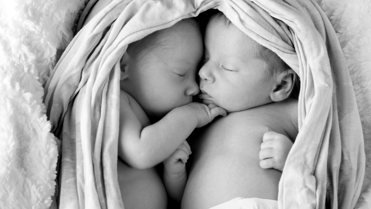 Elan y Micah Nardi es el nombre de los gemelos quienes en diálogo con la revista People, contaron el calvario que tuvo que vivir durante años al no saber sobre el paradero de sus hijos. (Imagen de referencia).