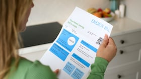 El aumento en el recibo de la luz mes a mes puede ser causado por una combinación de factores.