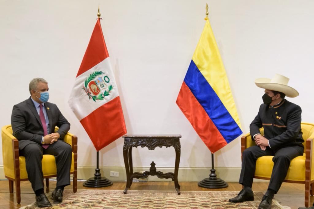 Iván Duque presidente de Colombia con el mandatario de Perú Pedro Castillo