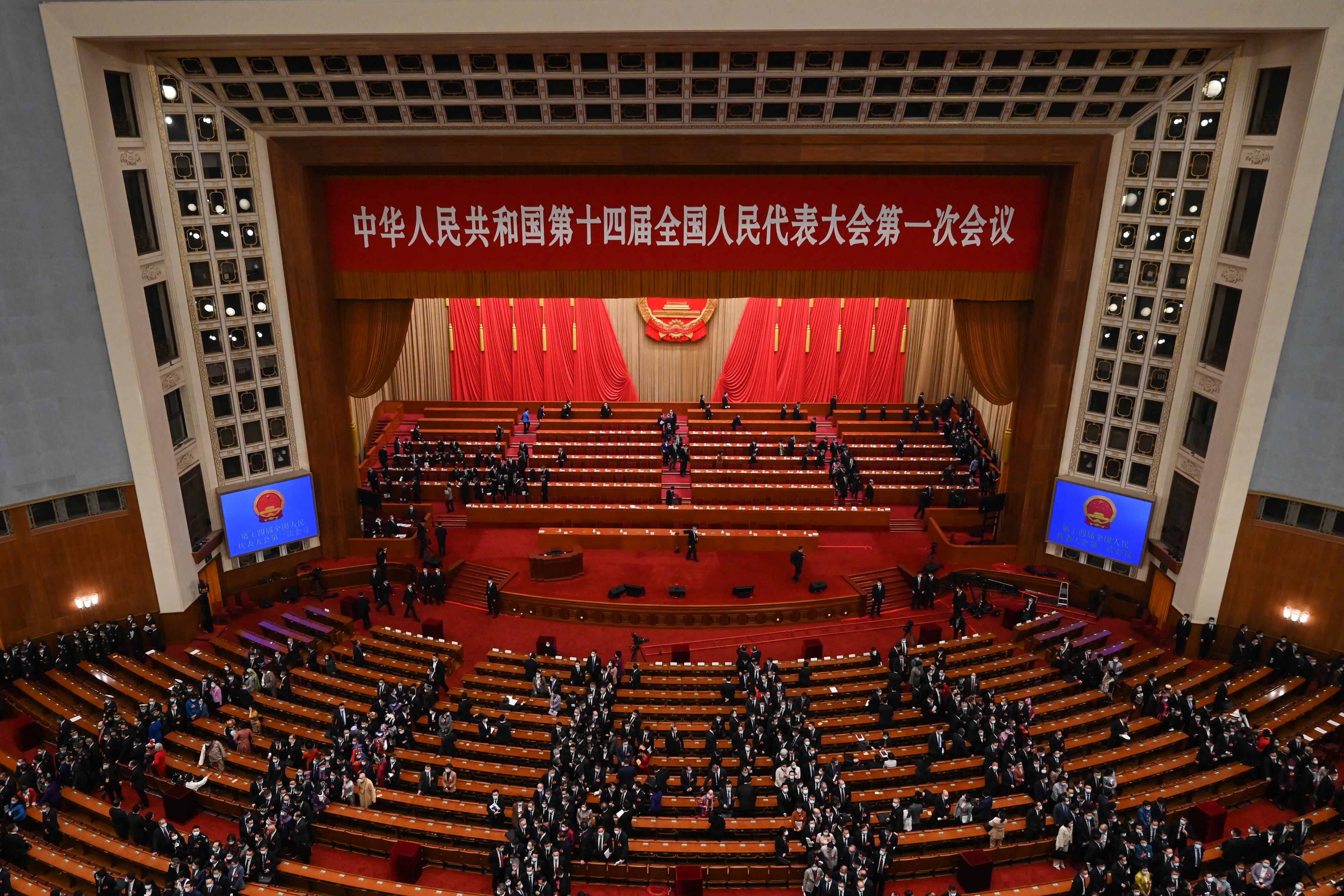 La Asamblea Popular Nacional (APN) en el Gran Salón del Pueblo en Beijing donde el presidente de China pronunció su discurso en el que se refirió a la situación de su país (Foto de GREG BAKER / AFP)(Photo by GREG BAKER / AFP)
