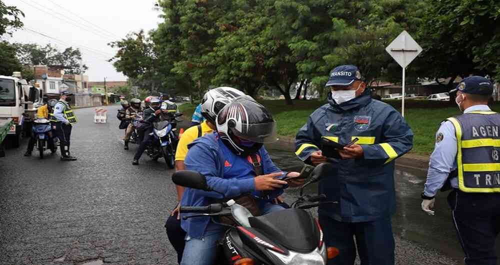 Continúa la ley seca y pico y cédula en Cali.
