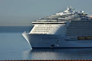 El crucero de pasajeros Symphony of the Seas llega al puerto