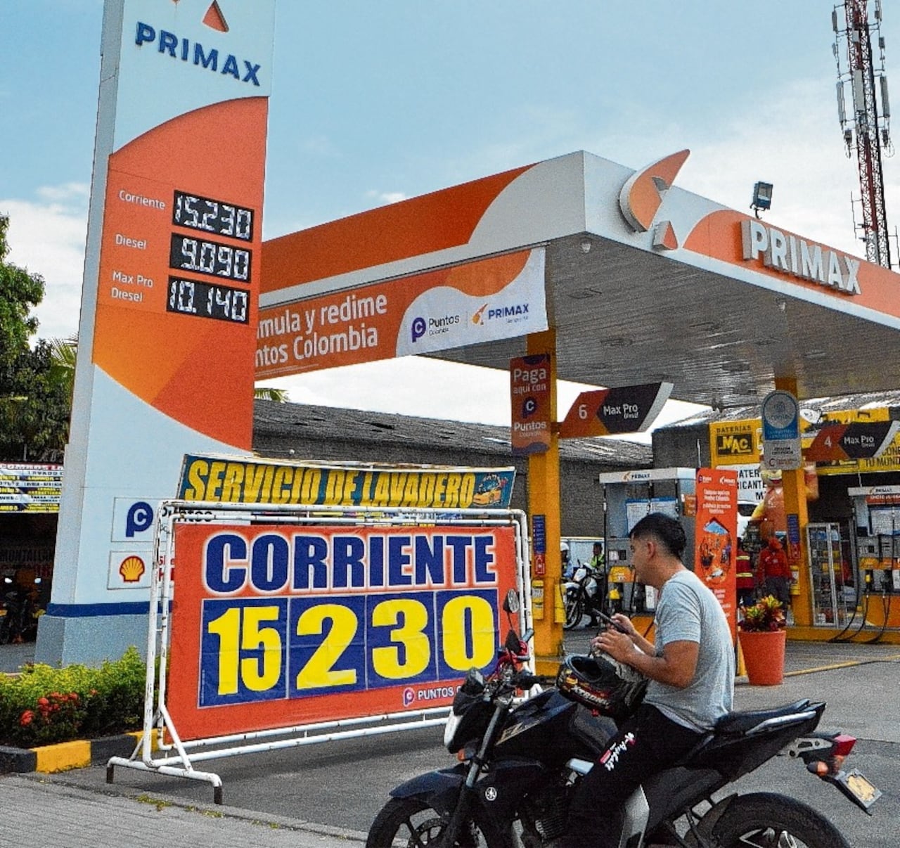 Preocupa a los colombianos cómo se hará el ajuste del precio de la gasolina este año, teniendo en cuenta que el Gobierno dijo que se hará acorde a los precios internacionales. Foto Raúl Palacios, El País