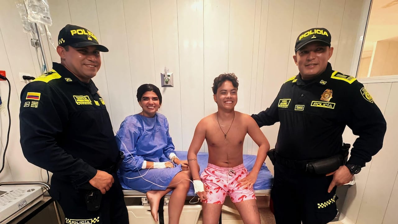Luciana Dangond y Jerónimo Ibarra con la Policía en un centro asistencial.