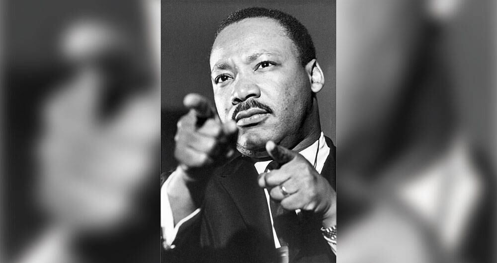 Controversias por contenido ofensivo llevaron a OpenAI a pausar videos del líder civil.