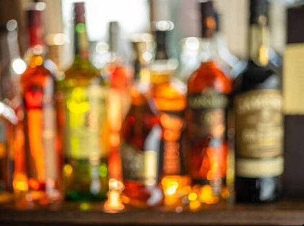 Los demandantes buscan que se elimine la expresión “exceso de”, debido a que consideran que se está vulnerando el derecho a recibir información veraz e imparcial.