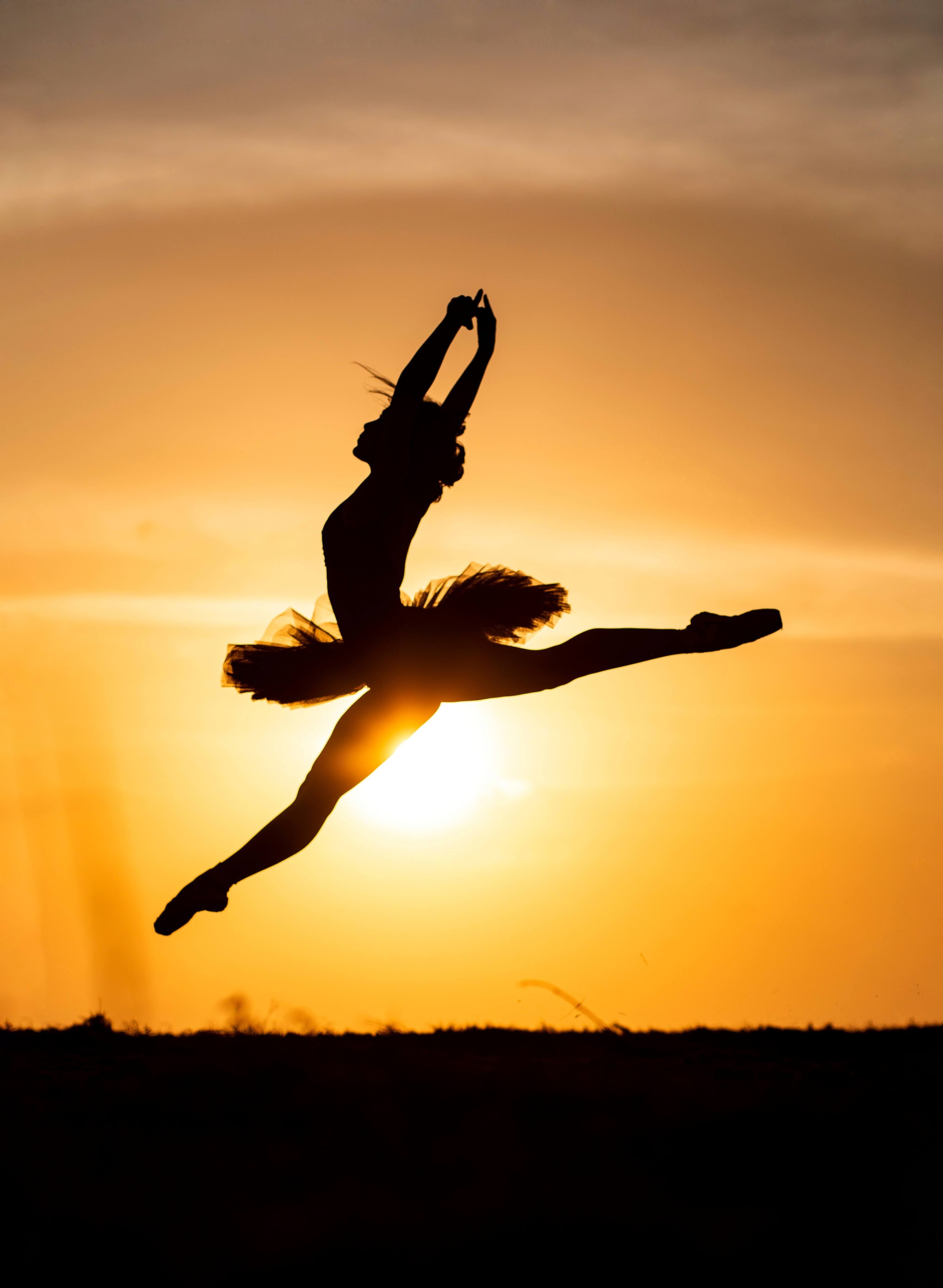 Más de 100 espectáculos llegarán a teatros, plazas y parques con una programación que reúne teatro, música, danza, performance, circo, clown, teatro gestual y narración oral.