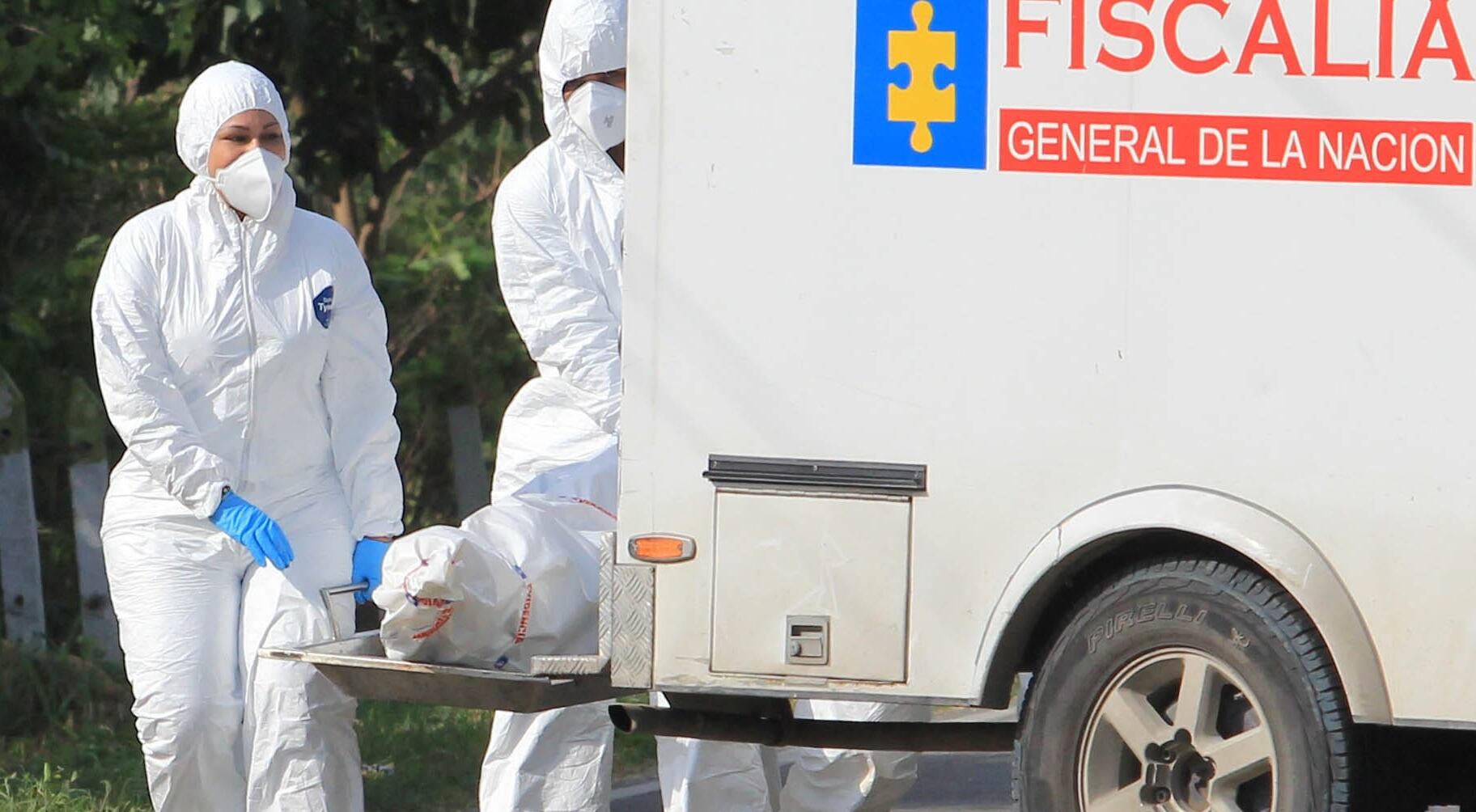 Las autoridades realizaron el levantamiento del cadáver para la respectiva investigación.