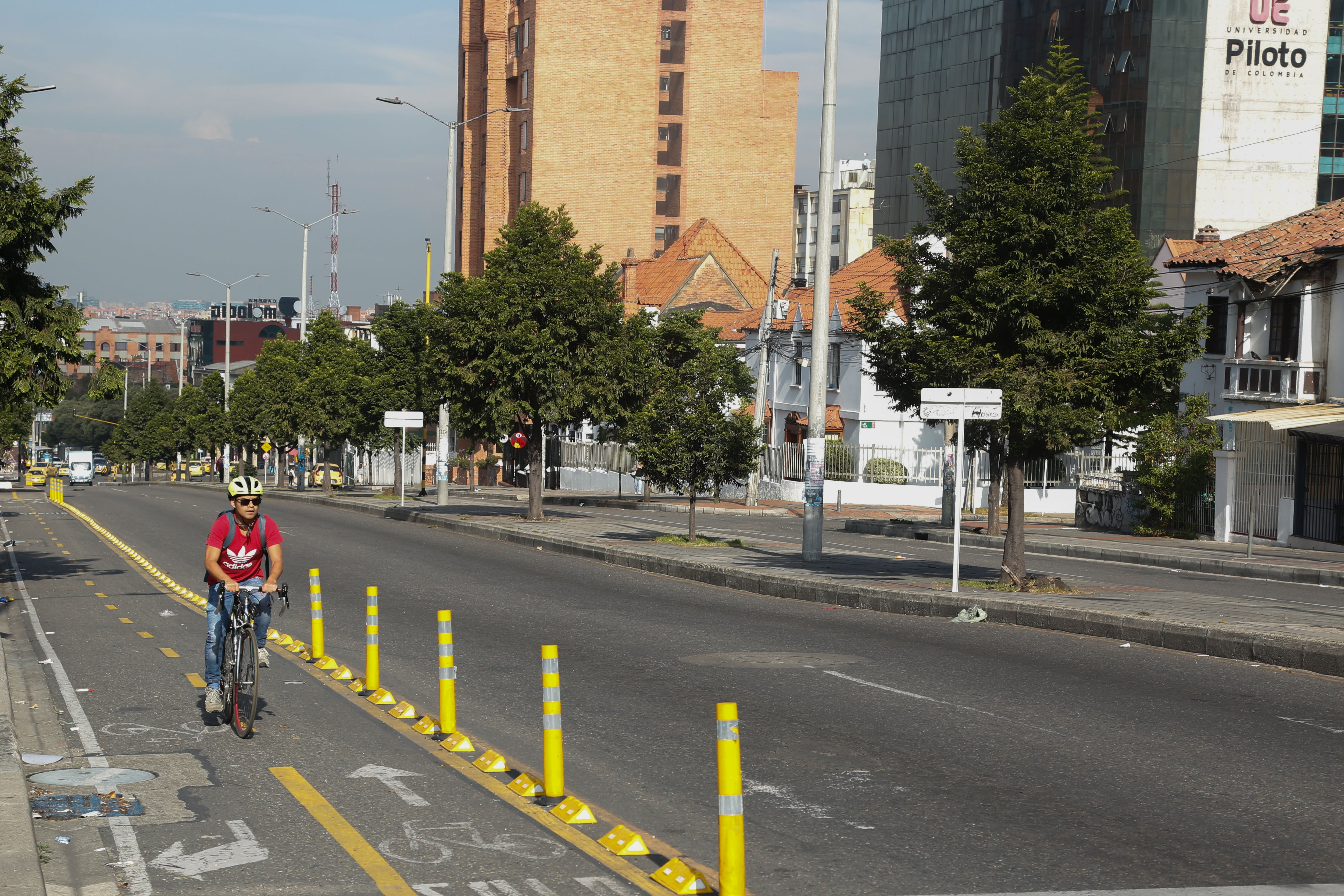 Patinetas, bicicletas, trafico suave