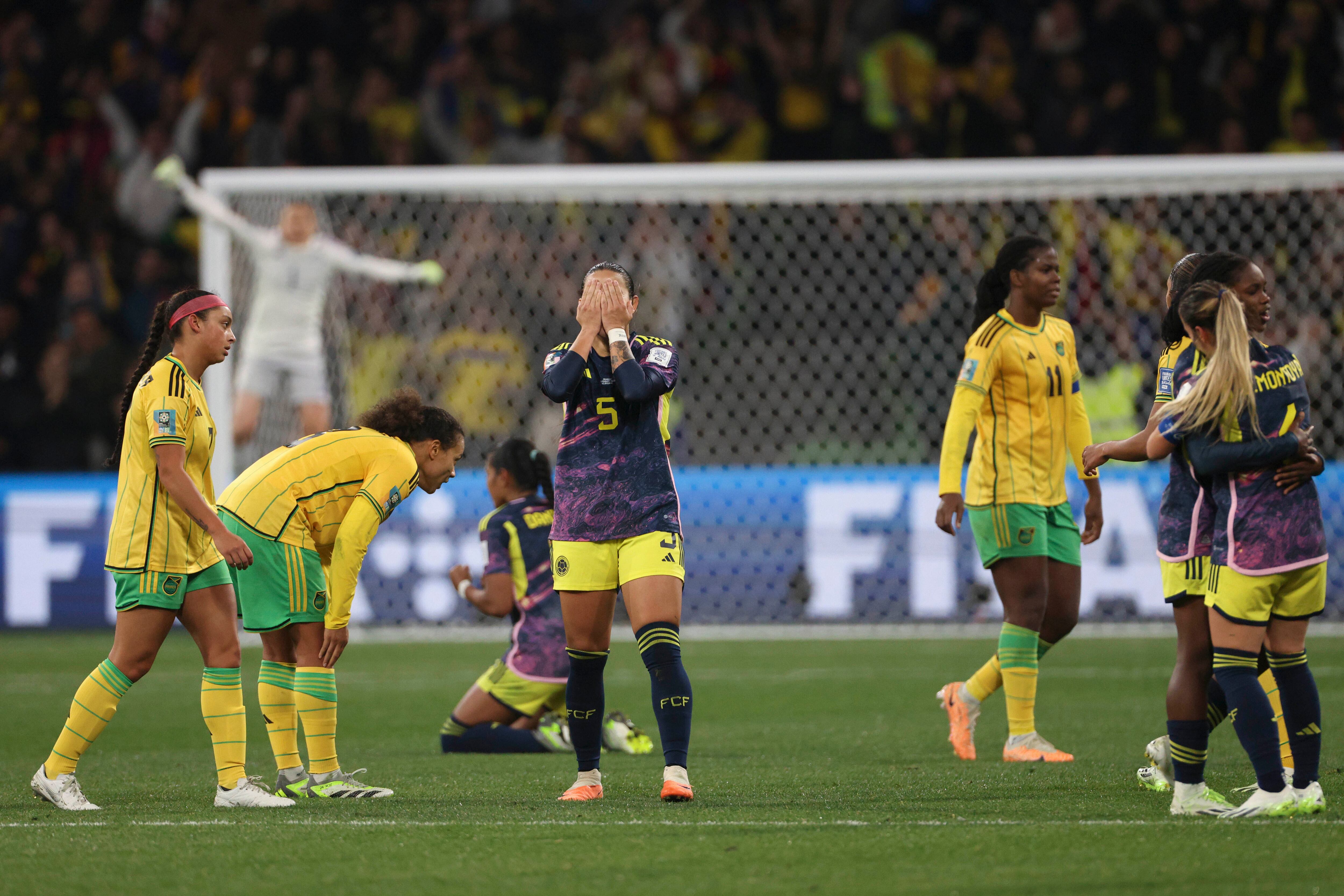 La colombiana Lorena Bedoya Durango celebra al final del partido de fútbol de octavos de final de la Copa Mundial Femenina entre Jamaica y Colombia en Melbourne, Australia, el martes 8 de agosto de 2023. (Foto AP/Hamish Blair)