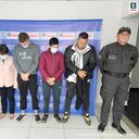 Cuatro de los presuntos integrantes de la organización fueron capturados, entre ellos alias La Abuela, una adulta mayor que sería la cabecilla principal de la organización.