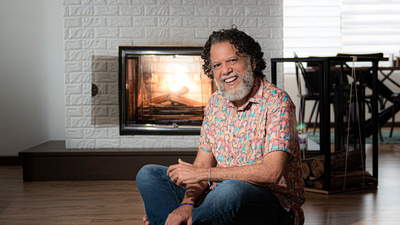 Alberto Linero está muy enamorado y feliz.