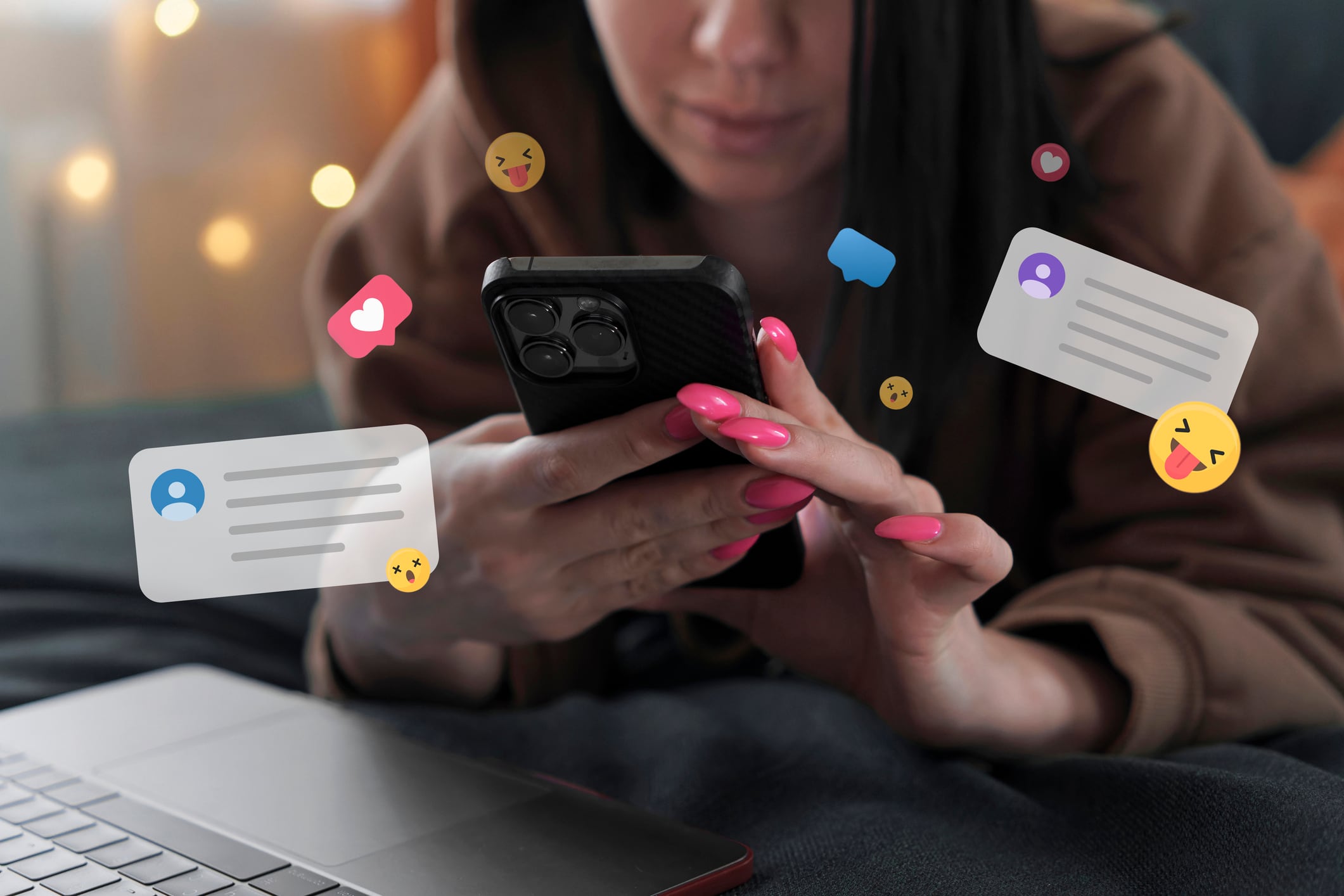 Investigadores hallaron que los emojis aumentan la satisfacción y cercanía en las relaciones personales.