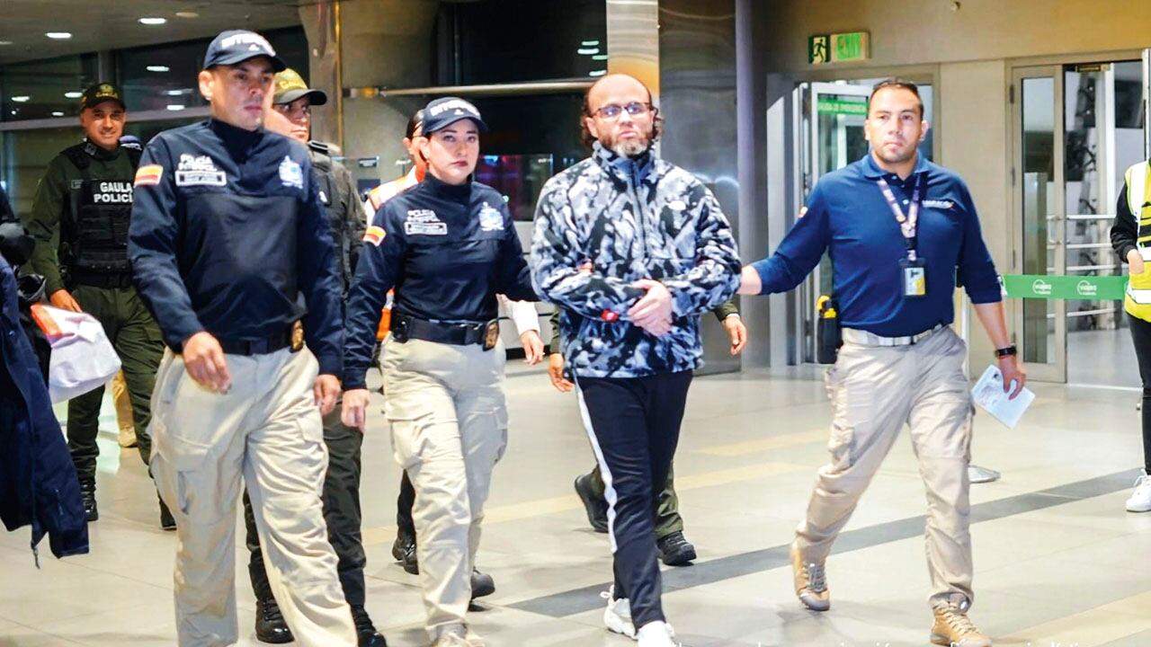 A su regreso a Colombia, Julián Eduardo Cifuentes Gómez fue recluido en una cárcel de Bogotá y espera la asignación de un juzgado que defina la condena que enfrentará por el crimen del sacerdote.