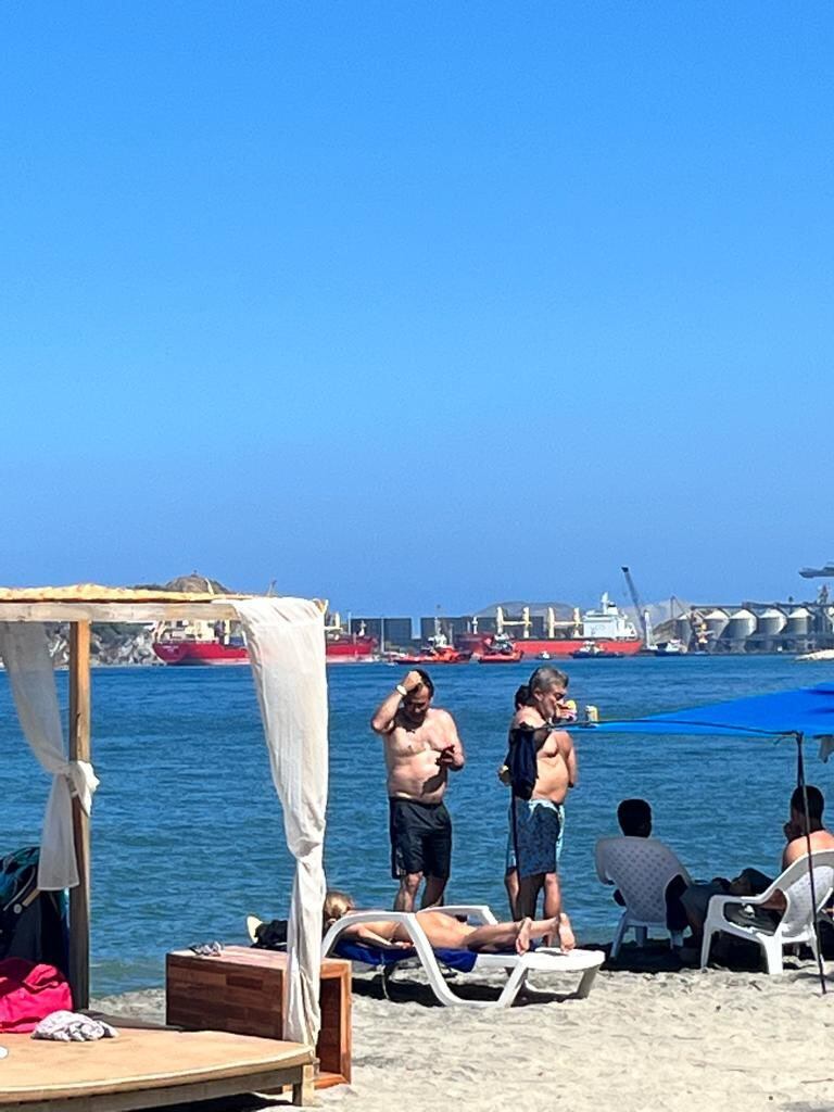 La publicación de la senadora Paloma Valencia ha reavivado el debate sobre la Jurisdicción Especial para la Paz (JEP) y los procesos relacionados con los "falsos positivos" en Colombia.