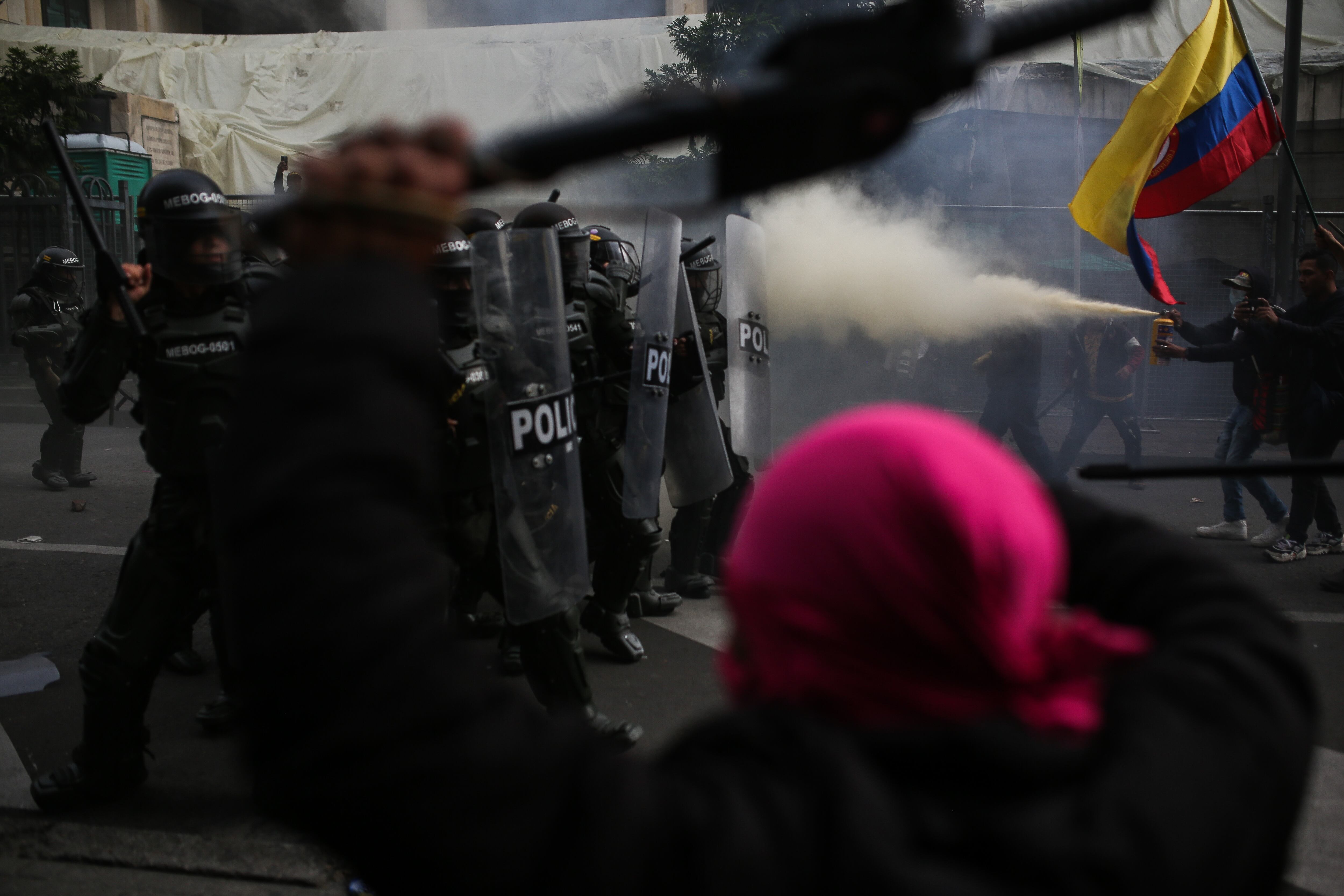 Esmad despejando las entradas a la Corte 
Protestas