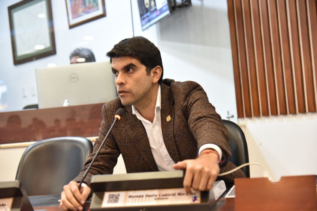 Representante a la Cámara Hernán Cadavid.