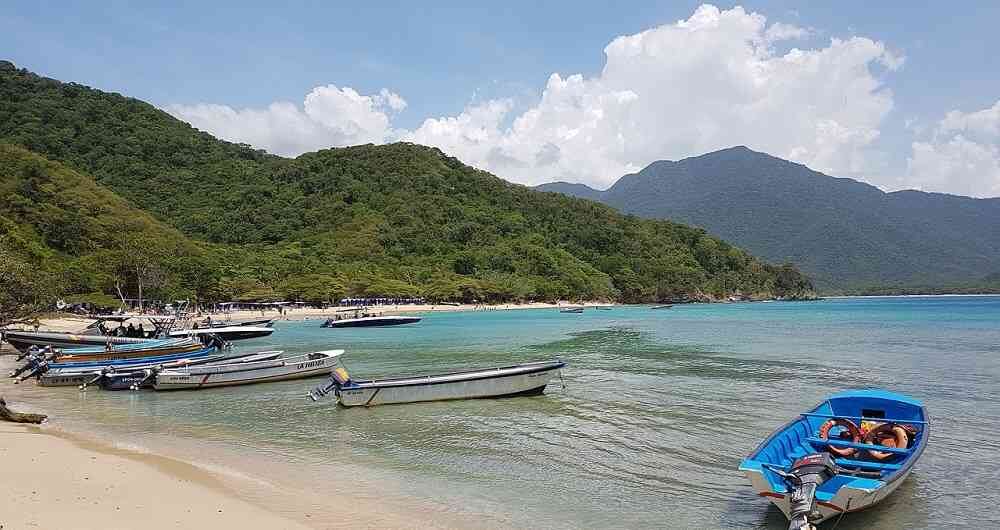 El Parque Nacional Natural Tayrona es uno de los sitios turísticos más visitados por los turistas en Colombia.
Foto: Pixabay. 
