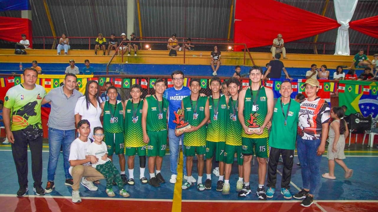 Equipo Juvenil de baloncesto de La Pintada, Antioquia.
