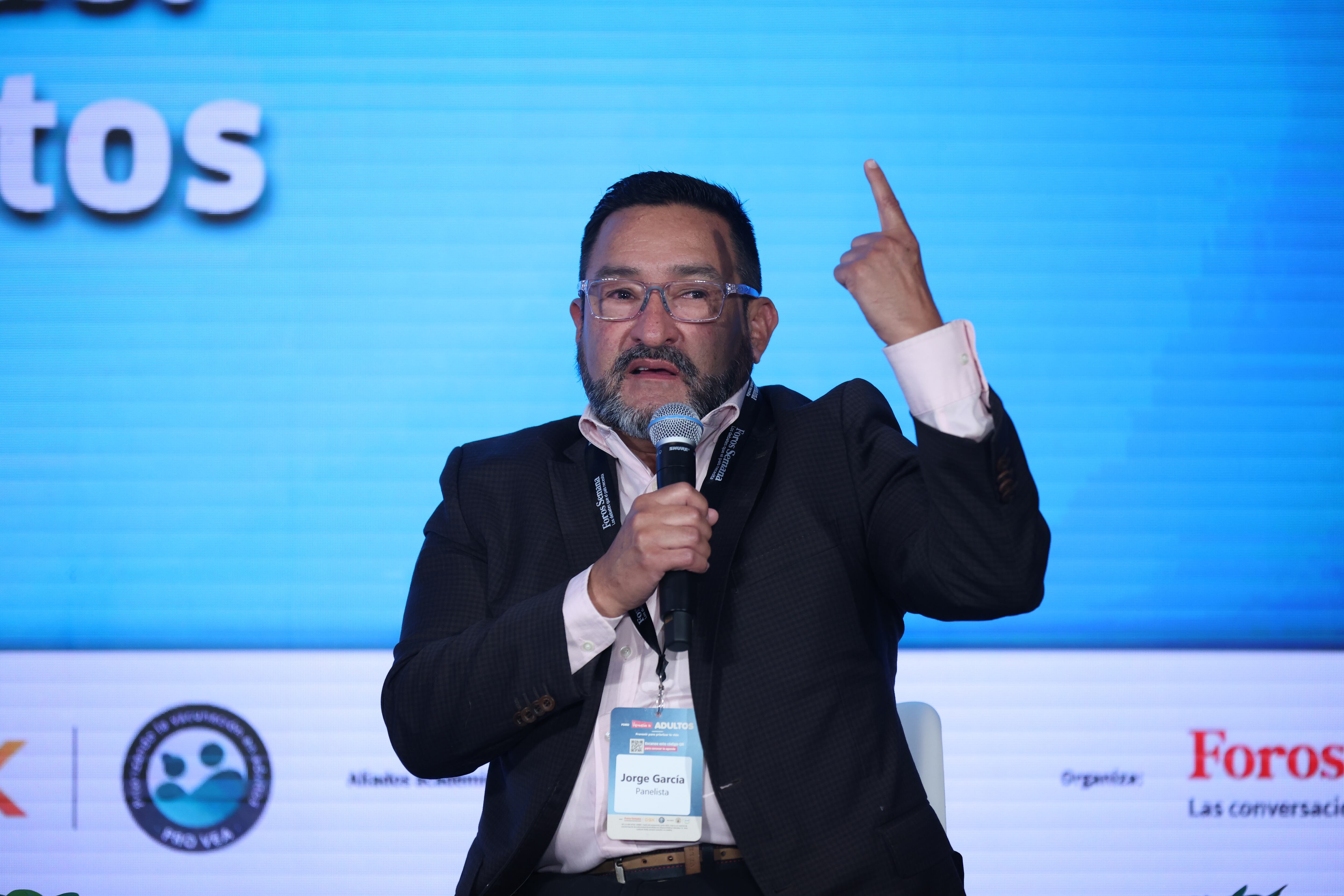 Foro ‘Vacunación en adultos: prevenir para priorizar la vida’
Jueves 3 de julio de 2025,

CONVERSATORIO | Conciencia y vacunas: protección para adultos

Jorge García
Presidente de la Fundación Retorno Vital
John Mario González
Profesor de medicina y coordinador del Laboratorio de Ciencias Básicas Médicas de la Universidad de
los Andes
Denis Honorio Silva Sedano
Gerente de la Asociación Colombia Saludable
Modera: Juan David Cardozo
Editor y periodista de SEMANA