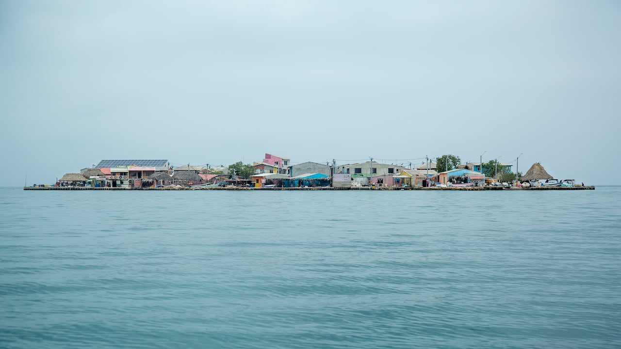 Santa Cruz Del Islote es la isla más poblada de Colombia.