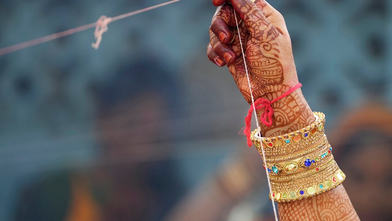 Al menos 16 personas resultaron heridas, y 10 de ellas fueron trasladadas a distintos hospitales de la región del Punjab.