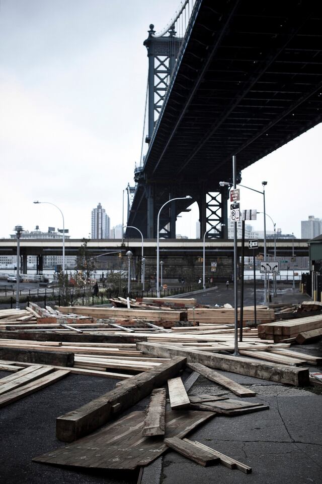 Unos 1.500 miembros del Cuerpo de Ingenieros del Ejército participan en las tareas de bombeo de agua, 24 horas al día.